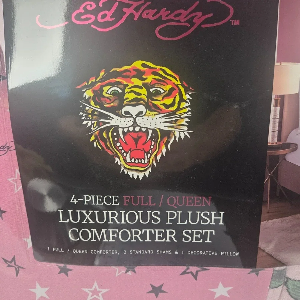 Ed Hardy Queen Comforter Set 4 Piece Pink Tiger Skull Rose Plush Bedding New